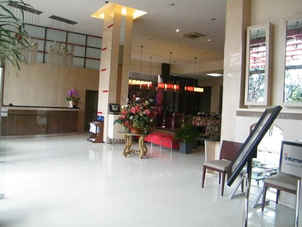 Scarlet Dago Hotel Bandung Exteriör bild