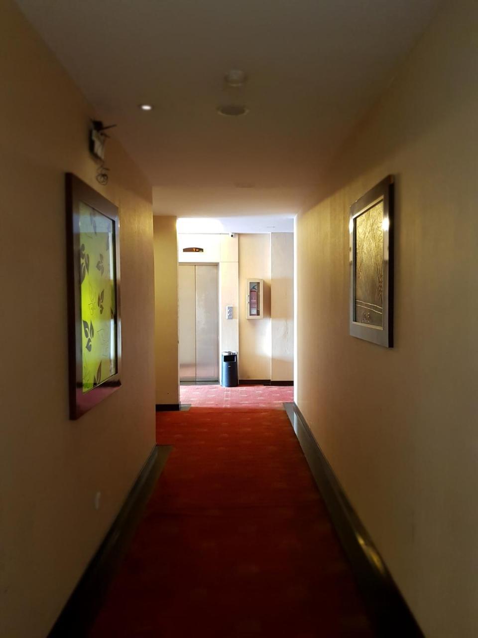 Scarlet Dago Hotel Bandung Exteriör bild